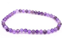 Pulseira de ametista com contas facetadas de 4 mm.