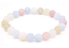 Pulseira de morganita com contas facetadas de 8 mm.