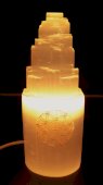 Lâmpada Selenite Montagne Gravée 20cm - Flor de Vie