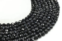 Contas facetadas de turmalina negra de 8 mm em um fio de 40 cm.